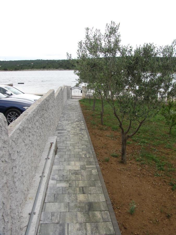 Apartmani Rudi Anic Exterior photo